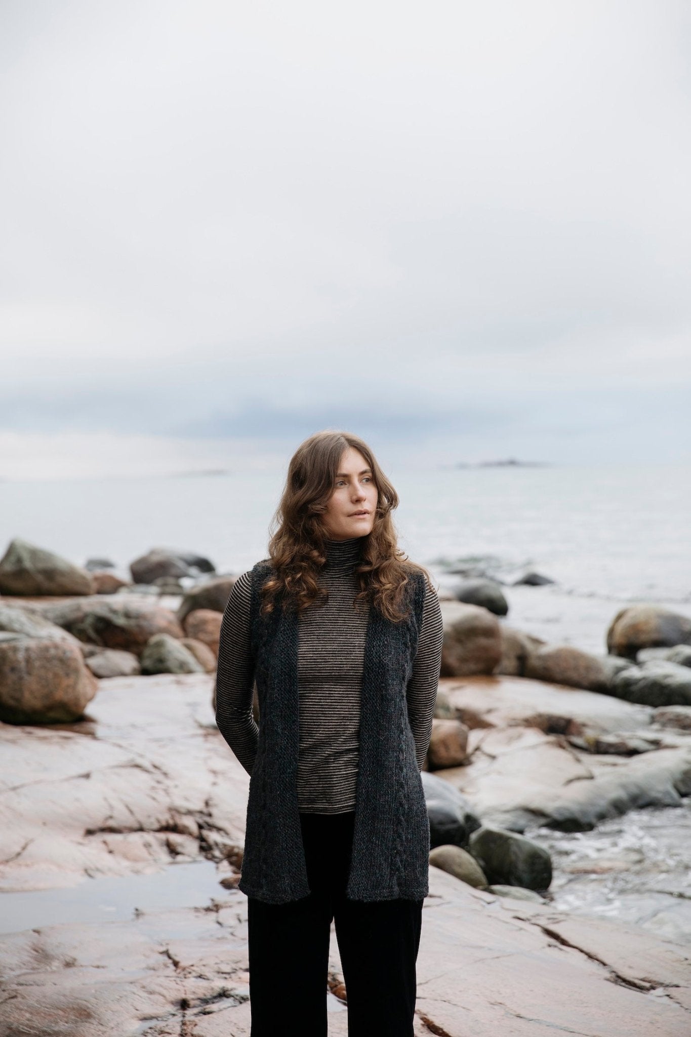 Soothing Stitches: Knits for a Quiet Mind - Pauliina Kuunsola - WoolAnn