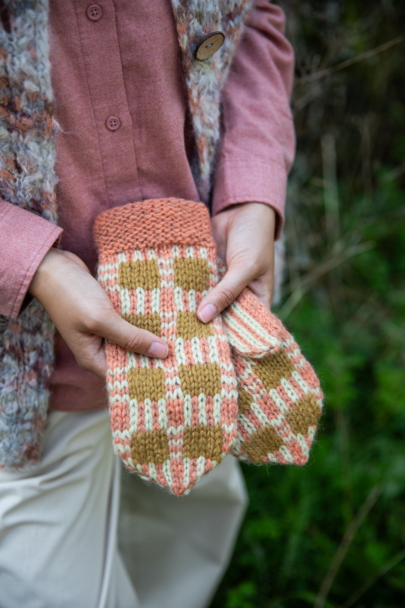 Laine Publishing - 52 Weeks of Chunky Knits - WoolAnn