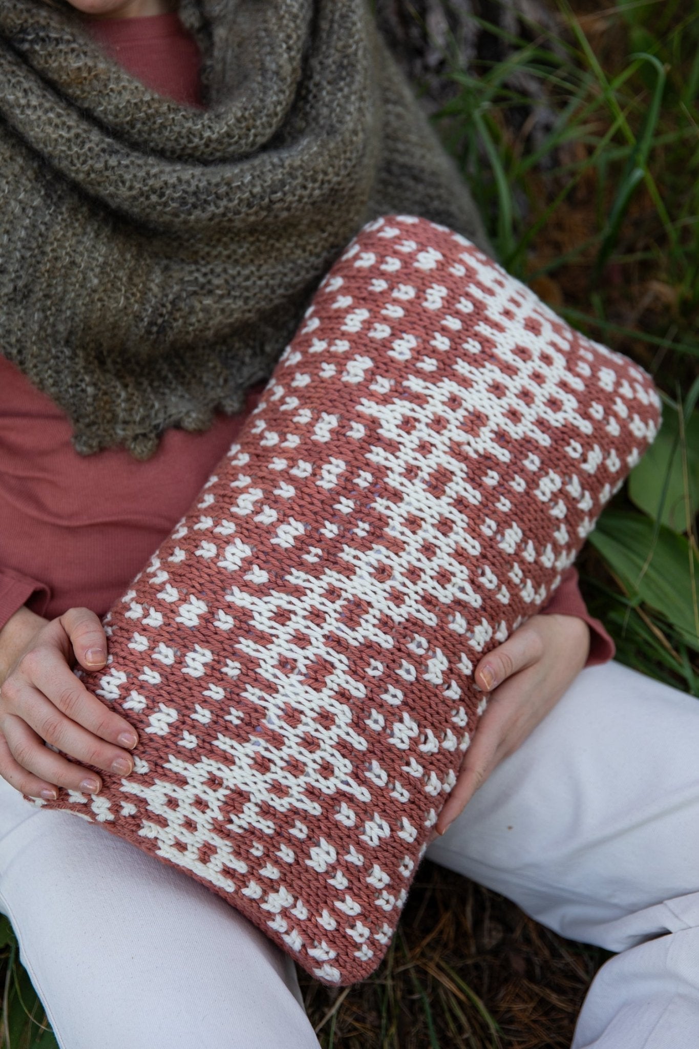 Laine Publishing - 52 Weeks of Chunky Knits - WoolAnn