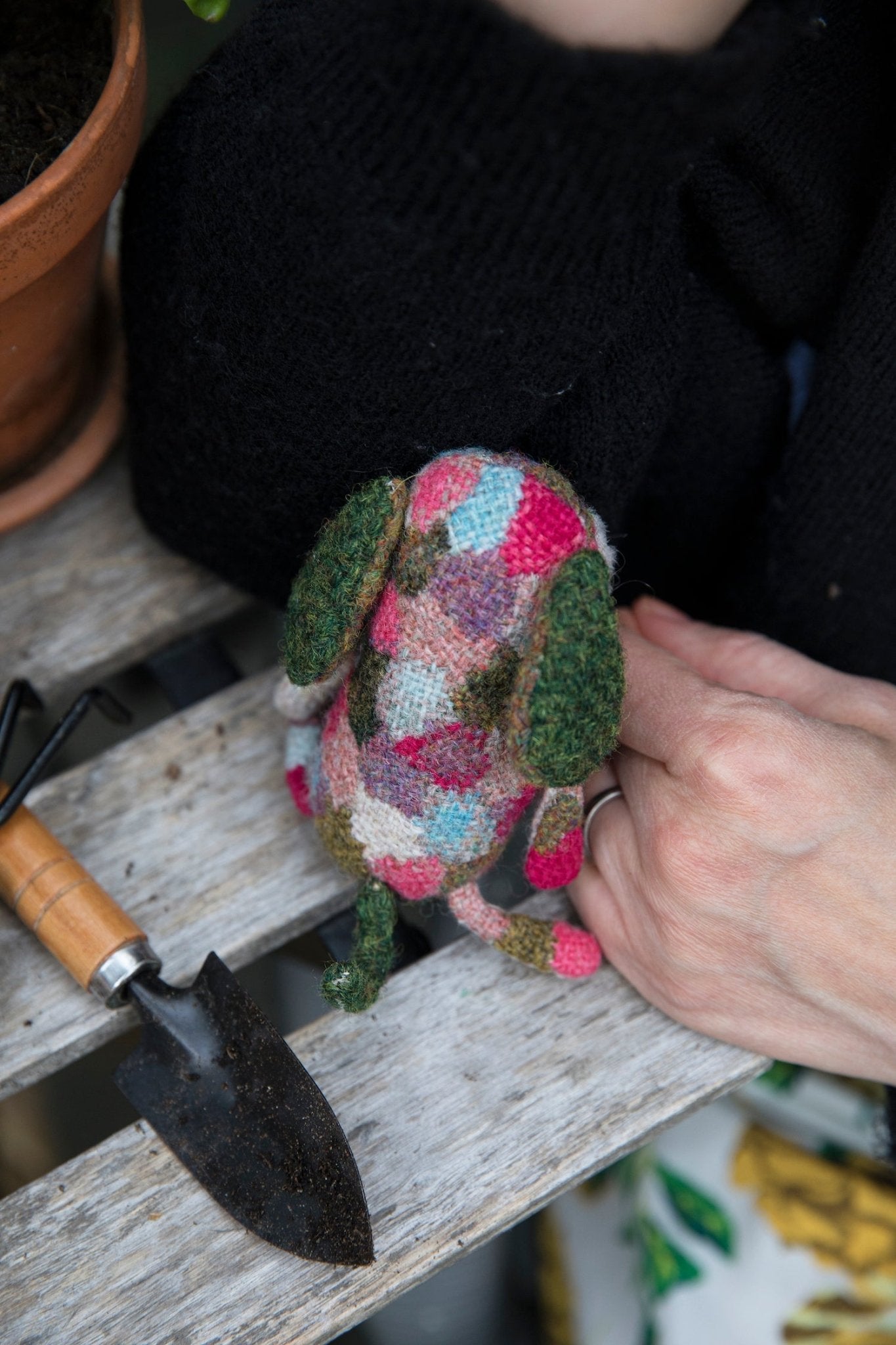 Tiny Friends: A Guide to Mosaic Embroidery - Tomomi Mimura - WoolAnn